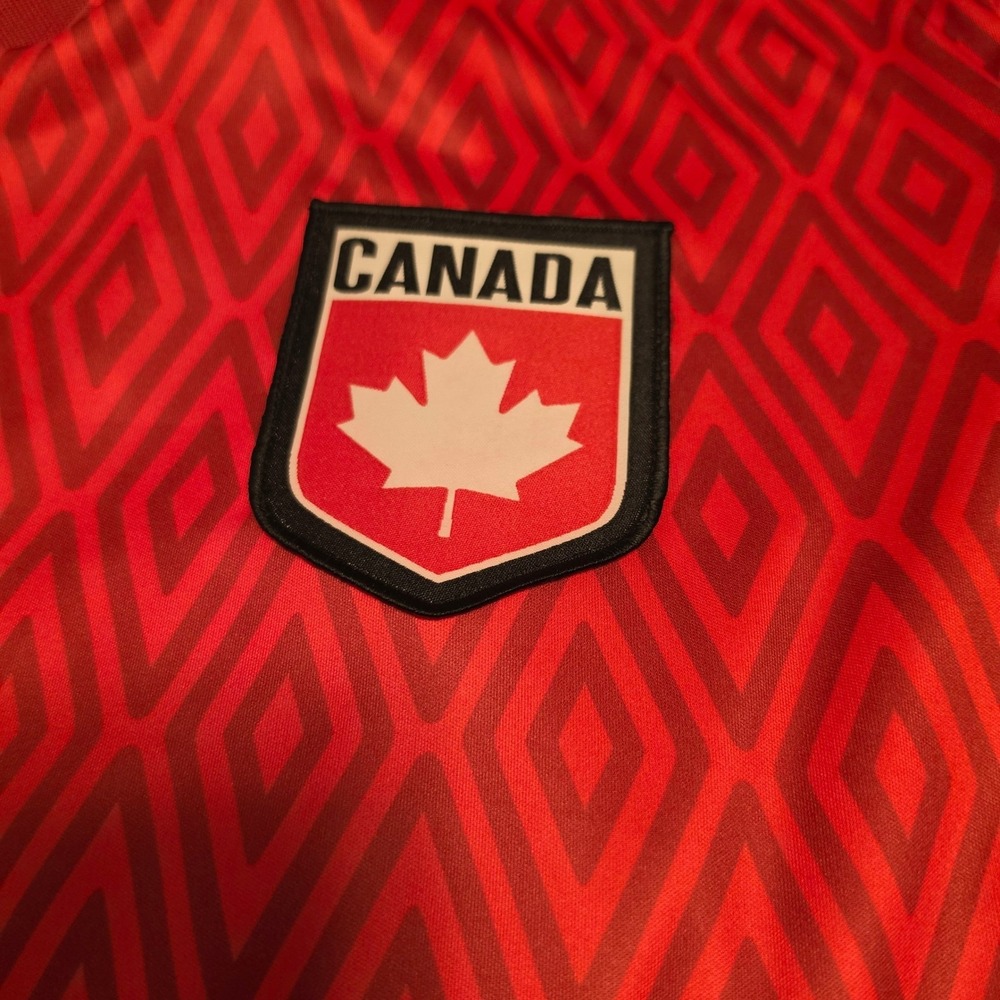 Umbro Canada Soccer Jersey Geometric Diamond Print Football 2026 Red Size Large - Picture 8 of 10